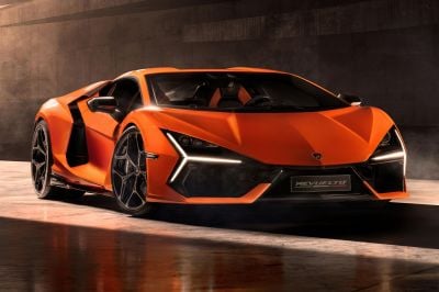 2025 Lamborghini Revuelto - Base