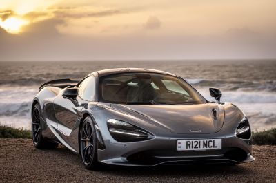 2025 McLaren 750S  - Base