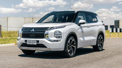 2025 Mitsubishi Outlander - ES