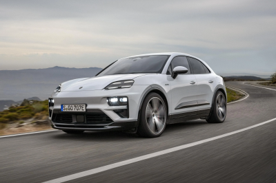 2025 Porsche Macan - Base