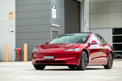 2025 Tesla Model 3 - Rear-Wheel Drive