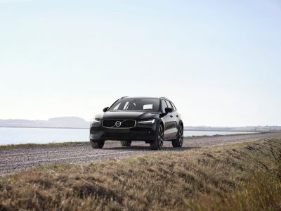 2025 Volvo V60 - Ultimate