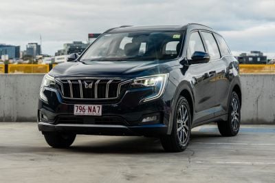 2025 Mahindra XUV700 - AX7