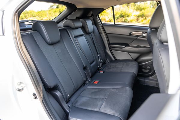 2021 Mitsubishi Eclipse Cross Aspire v Mazda CX-5 Maxx Sport comparison