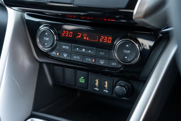 2021 Mitsubishi Eclipse Cross Aspire v Mazda CX-5 Maxx Sport comparison