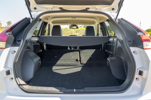 2021 Mitsubishi Eclipse Cross Aspire v Mazda CX-5 Maxx Sport comparison