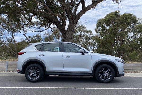 2021 Mitsubishi Eclipse Cross Aspire v Mazda CX-5 Maxx Sport comparison
