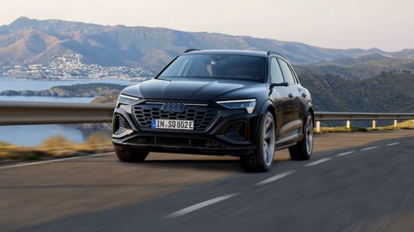 Hero image of a new Audi SQ8 e-tron available with CarExpert deals.