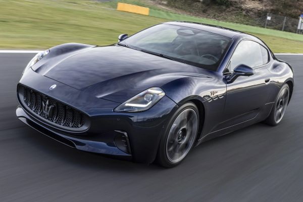 Hero image of a new Maserati GranTurismo available with CarExpert deals.