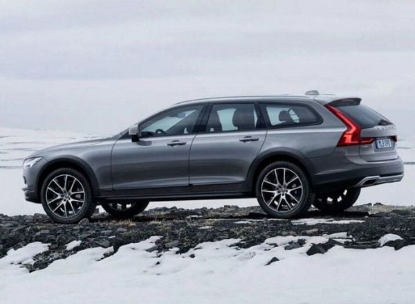 Hero image of a new Volvo V90 available with CarExpert deals.