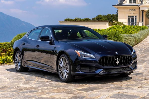 Hero image of a new Maserati Quattroporte available with CarExpert deals.