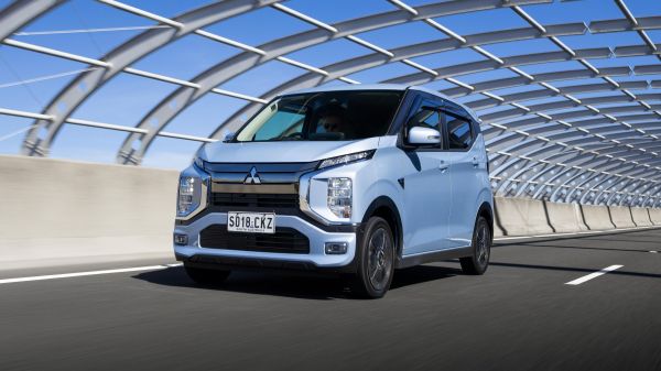 Hero image of a new Mitsubishi eK X available with CarExpert deals.