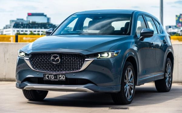 Hero image of a new Mazda CX-5 available with CarExpert deals.
