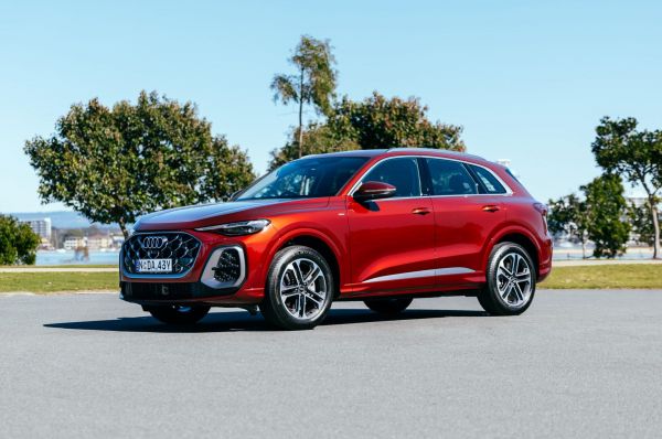 Hero image of a new Audi Q5 available with CarExpert deals.