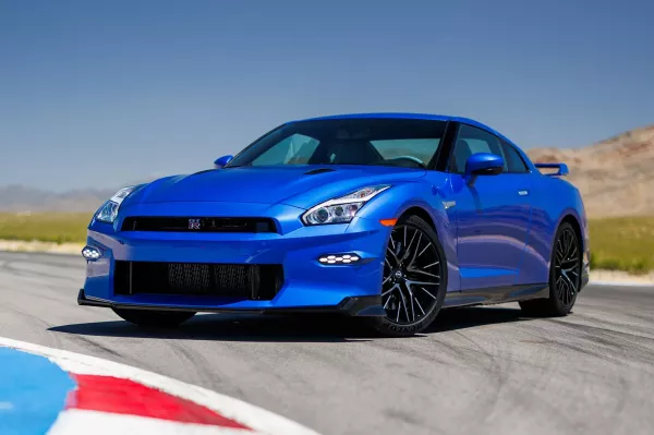 Hero image of a new Nissan GT-R available with CarExpert deals.