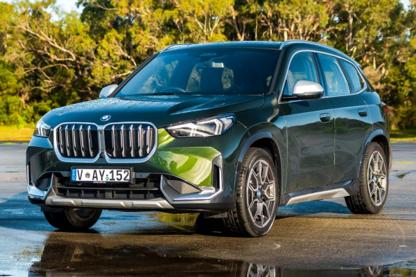 BMW IX1