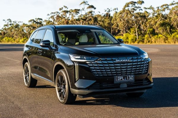 Hero image of a new GWM Haval H6 available with CarExpert deals.