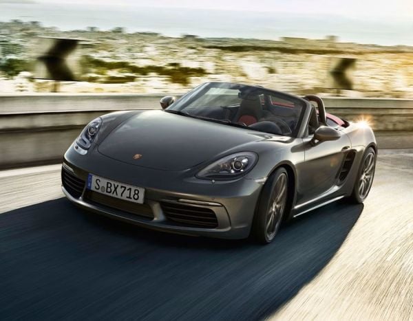 Hero image of a new Porsche 718 available with CarExpert deals.