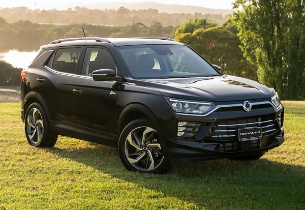 Hero image of a new KGM Korando available with CarExpert deals.