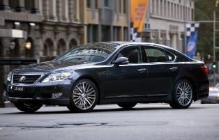 Lexus LS