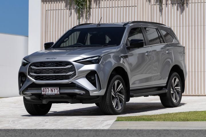Isuzu MU-X Image