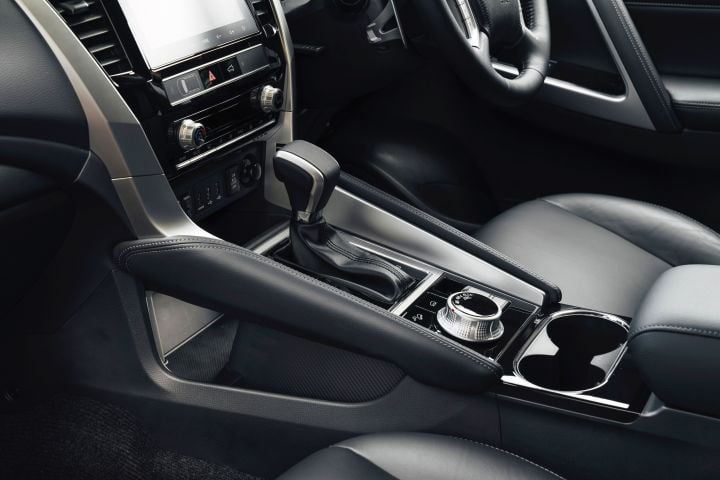 Mitsubishi Pajero Sport Image