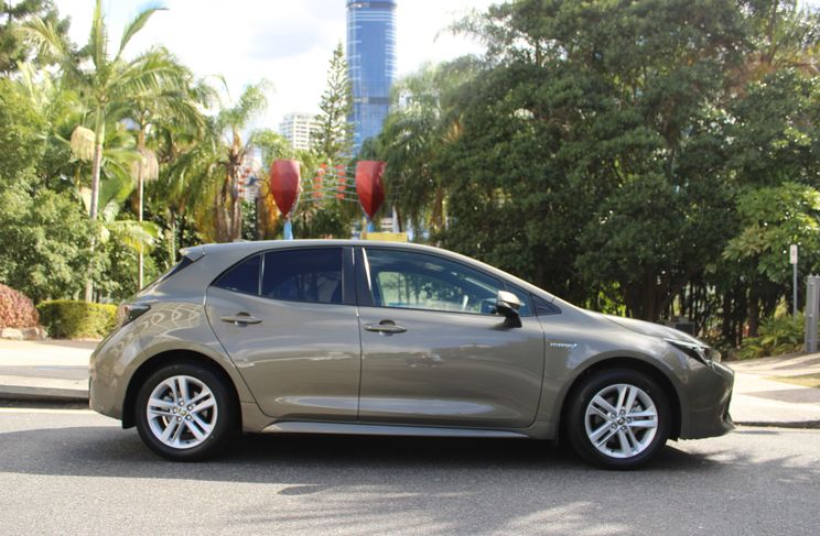 2020 Toyota Corolla SX Hybrid hatch