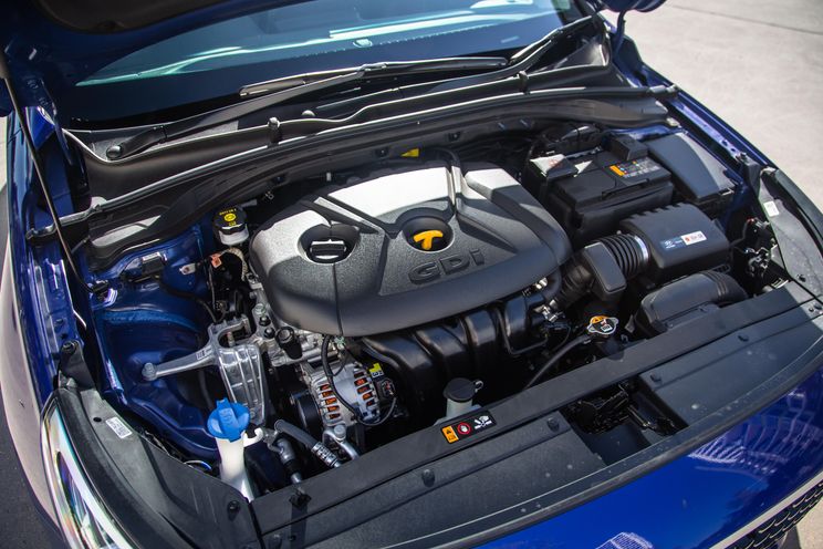 2021 Hyundai i30 Elite v Toyota Corolla ZR spec comparison