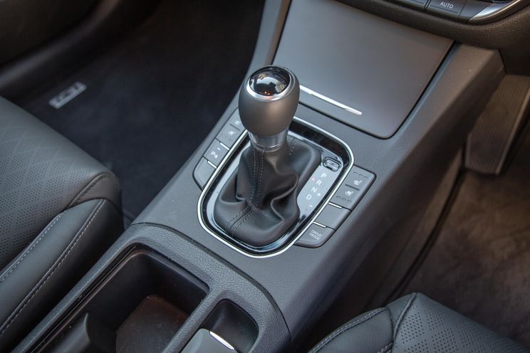 2021 Hyundai i30 Elite v Toyota Corolla ZR spec comparison