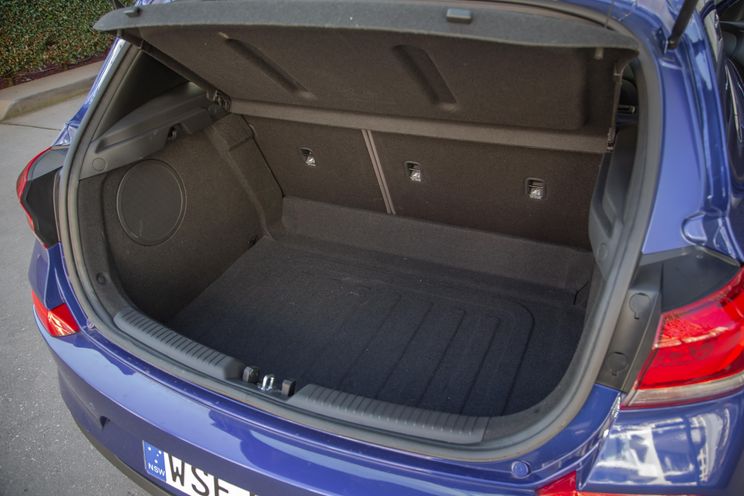 2021 Hyundai i30 Elite v Toyota Corolla ZR spec comparison