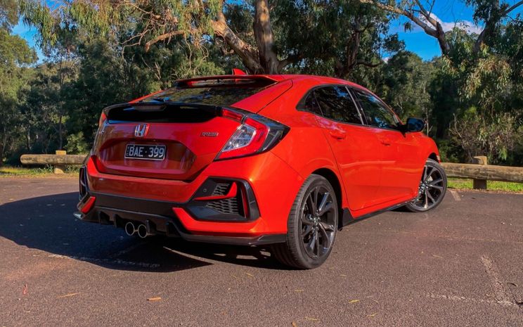 2020 Kia Cerato GT v Honda Civic RS