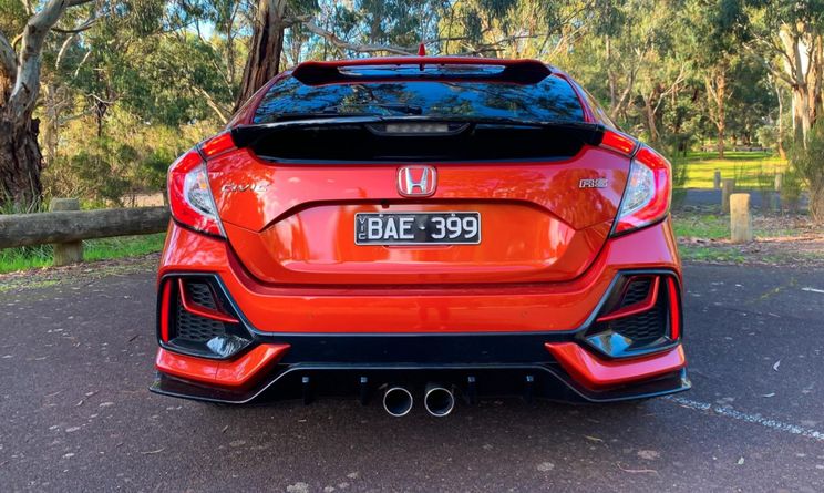 2020 Kia Cerato GT v Honda Civic RS