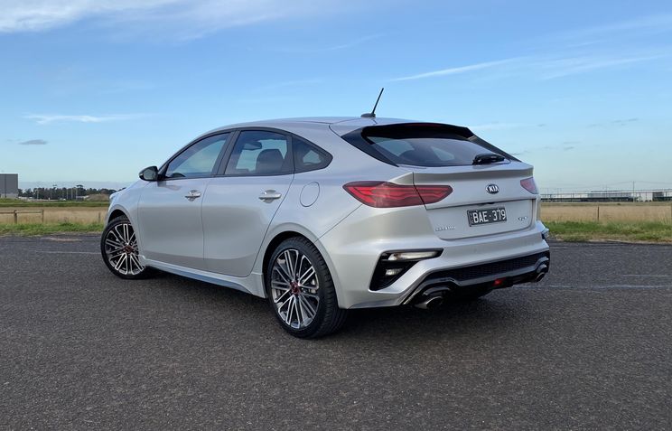 2020 Kia Cerato GT v Honda Civic RS