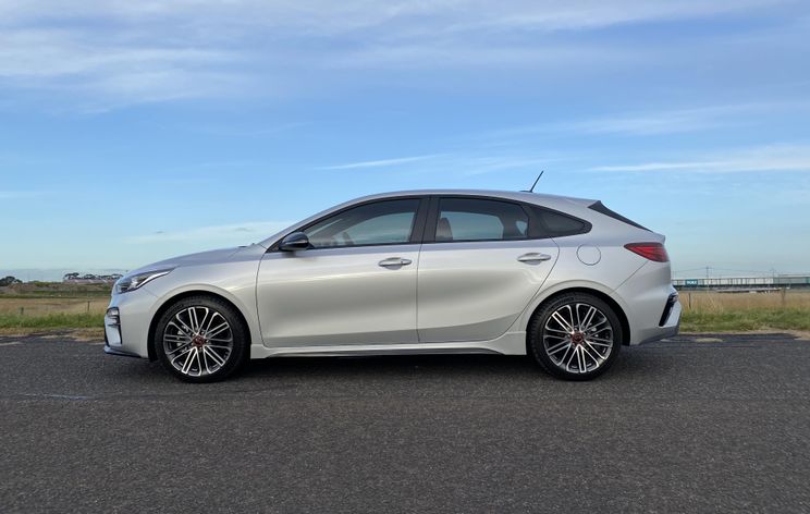2020 Kia Cerato GT v Honda Civic RS