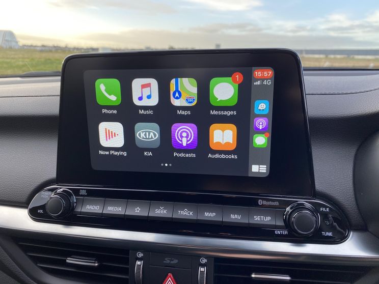 2020 Kia Cerato GT v Honda Civic RS