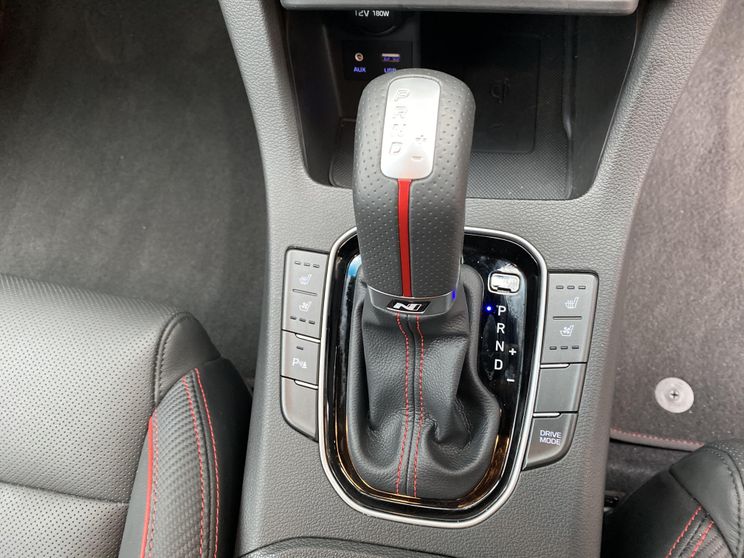 2020 Hyundai i30 v Toyota Corolla