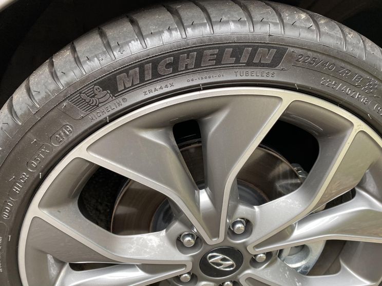 2020 Hyundai i30 v Toyota Corolla