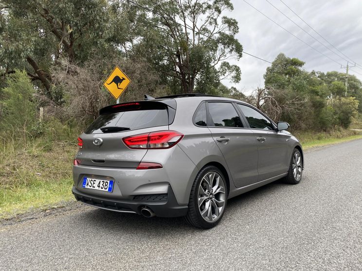 2020 Hyundai i30 v Toyota Corolla