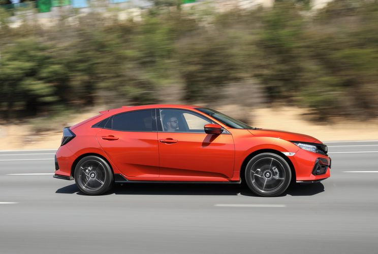 2020 Kia Cerato GT v Honda Civic RS