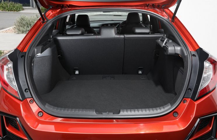 2020 Kia Cerato GT v Honda Civic RS