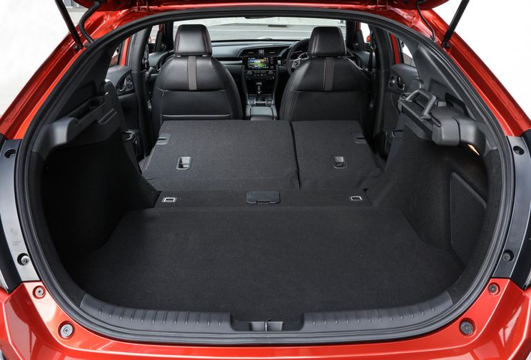 2020 Kia Cerato GT v Honda Civic RS