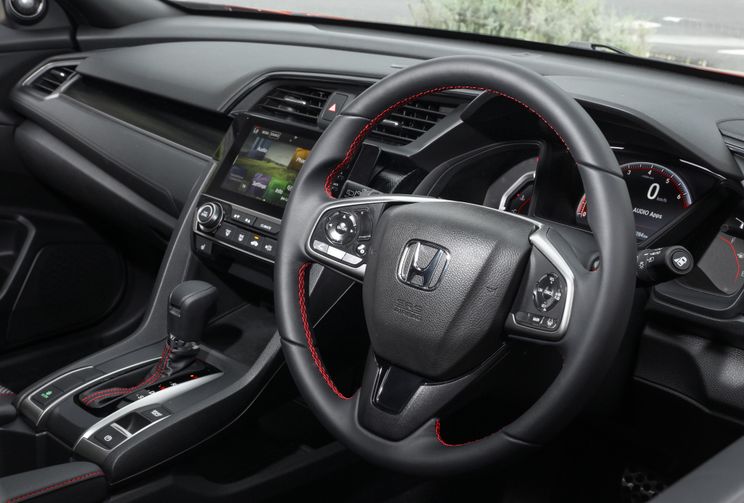 2020 Kia Cerato GT v Honda Civic RS