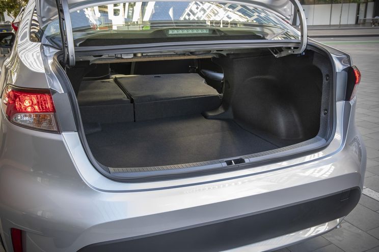 Specs compared: Honda Civic, Kia Cerato, Mazda 3, and Toyota Corolla sedans