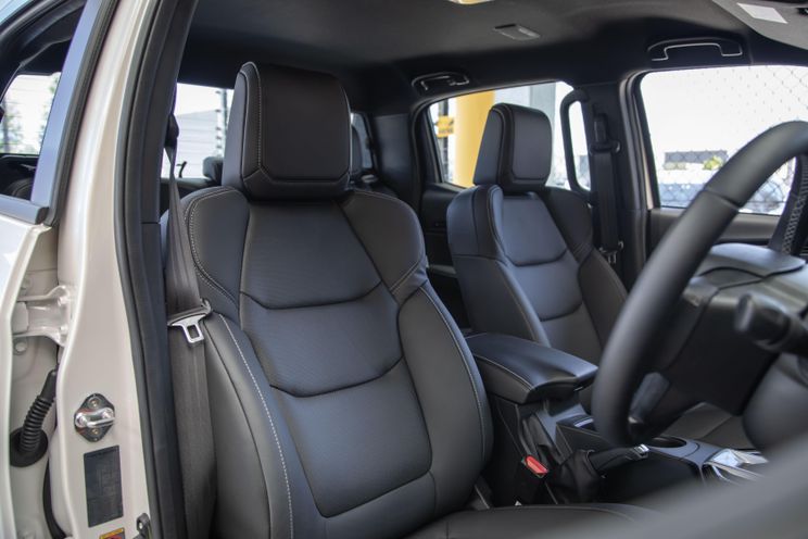 Specs comparison: 2021 Nissan Navara Pro-4X v Isuzu D-Max X-Terrain