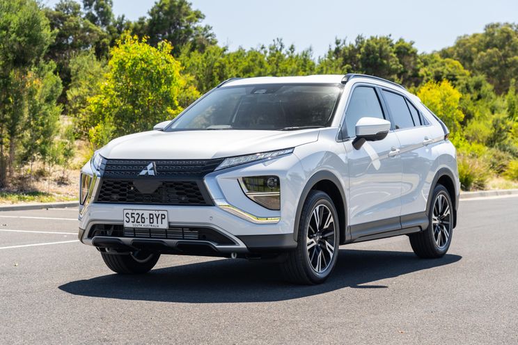 2021 Mitsubishi Eclipse Cross Aspire v Mazda CX-5 Maxx Sport comparison