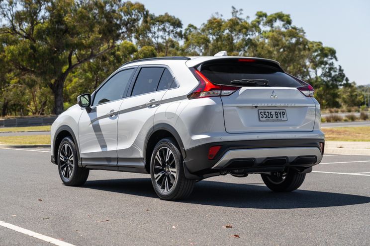 2021 Mitsubishi Eclipse Cross Aspire v Mazda CX-5 Maxx Sport comparison
