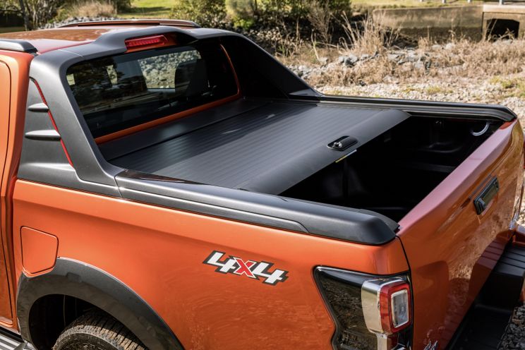 Specs comparison: 2021 Nissan Navara Pro-4X v Isuzu D-Max X-Terrain