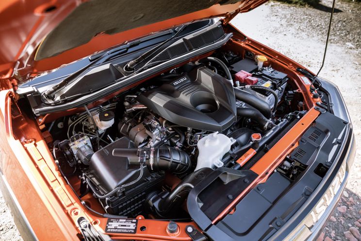 Specs comparison: 2021 Nissan Navara Pro-4X v Isuzu D-Max X-Terrain