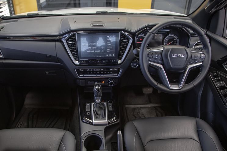 Specs comparison: 2021 Nissan Navara Pro-4X v Isuzu D-Max X-Terrain