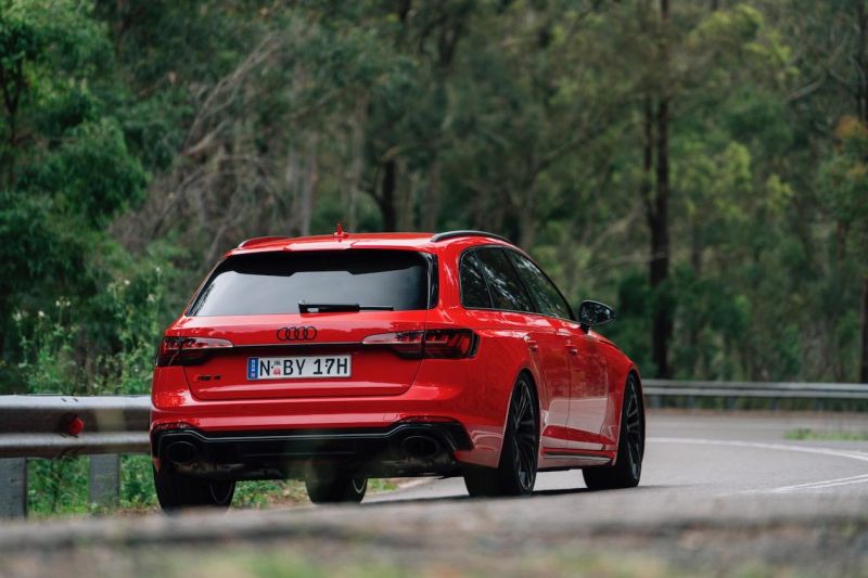 2021 Audi RS4 Avant Review